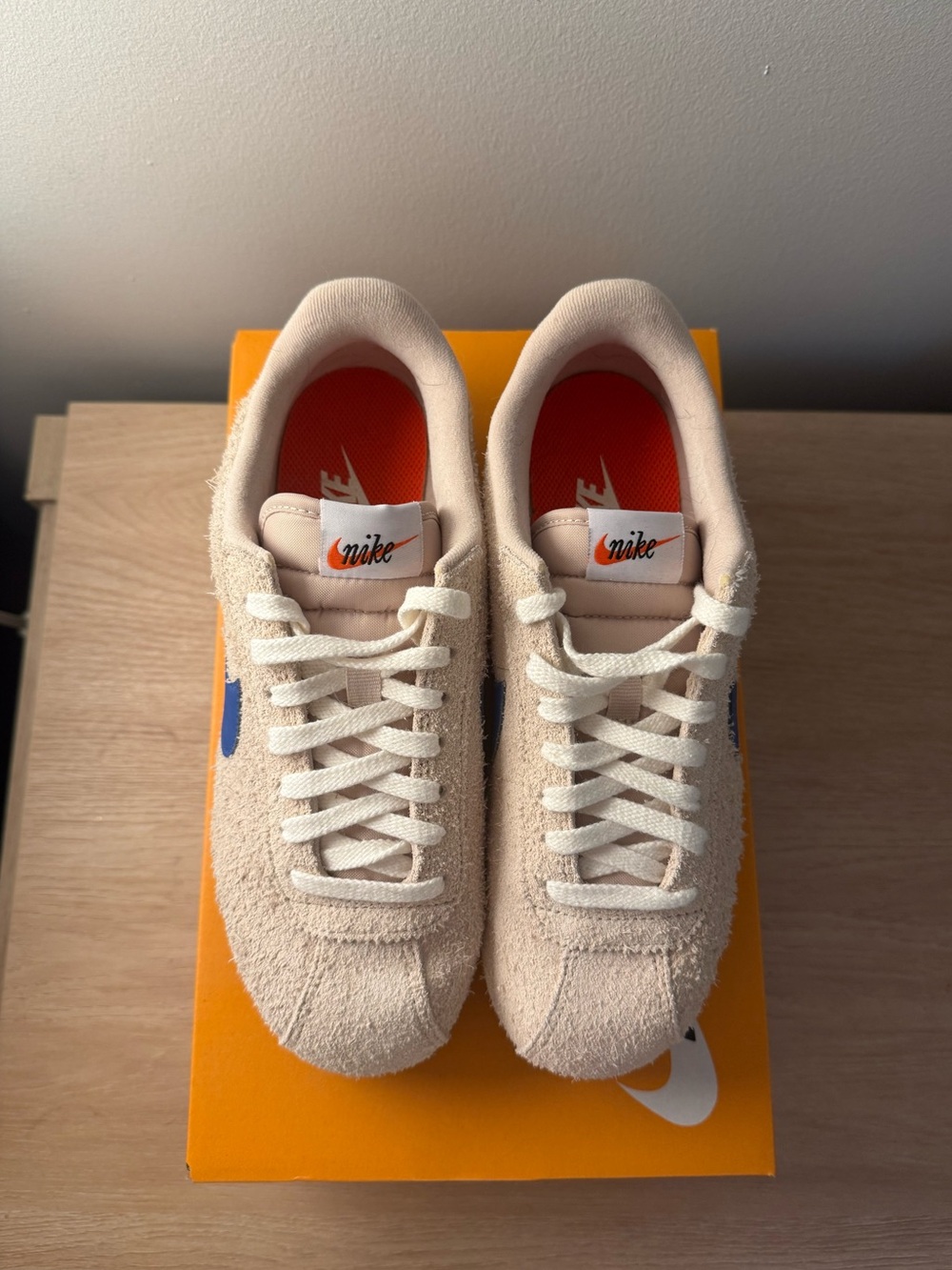 NWT nike cortez vintage sanddrift game royal (women’s) size 8 - Picture 9 of 9